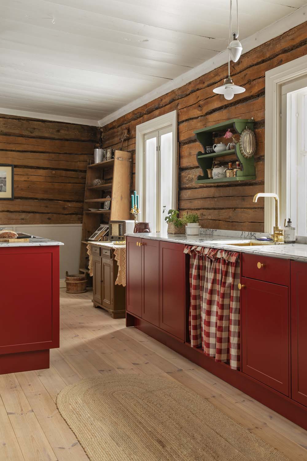 Kantti Darling T1555 Floid harjattu kulta Tulikivi Calcatta Viola-2.jpg