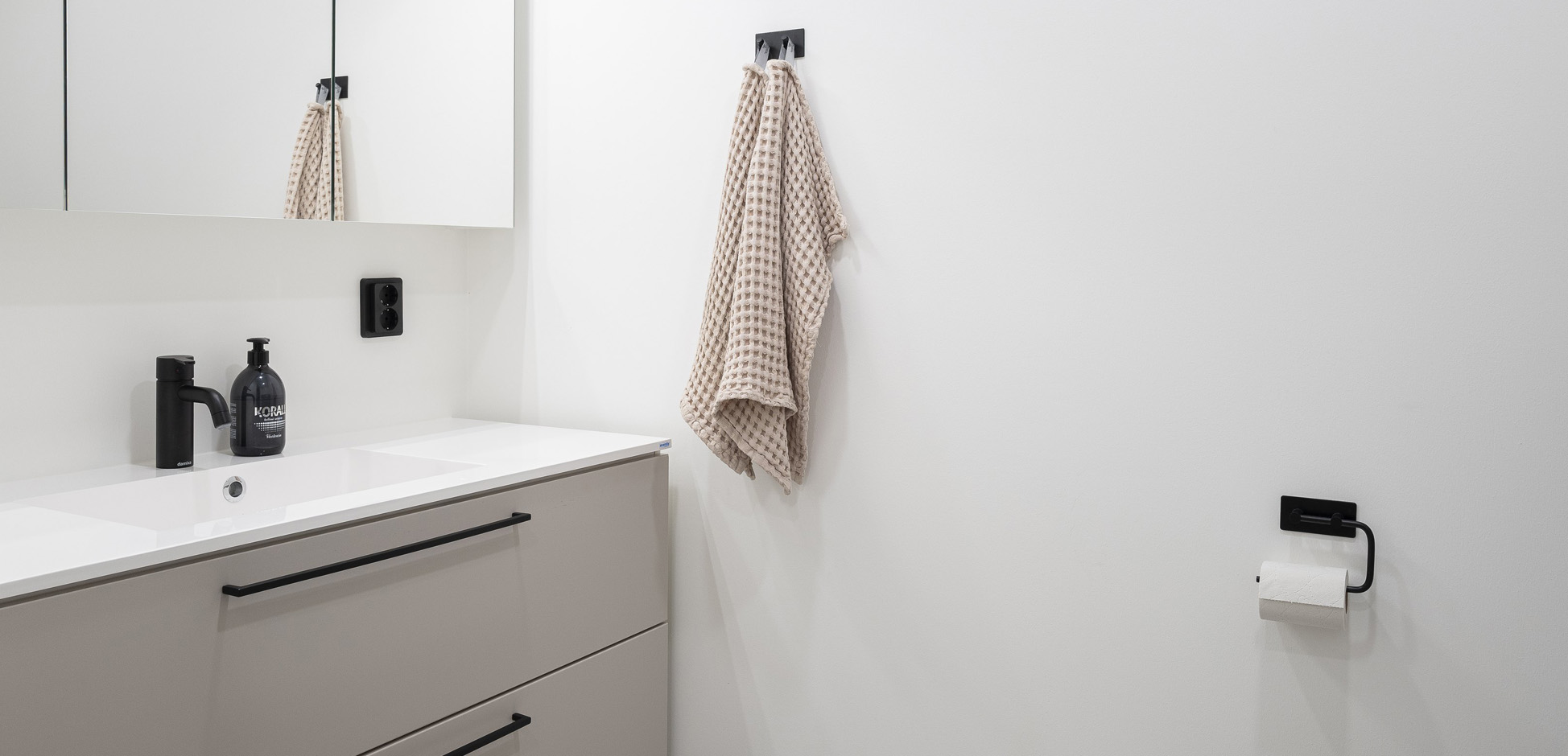 Esan Levykaluste kylpyhuone wc Helatukku Lauretta 120C.jpg