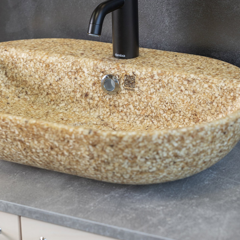 Esan Levykaluste Woodio Soft 60 Ovaali Natural Glossy allas.jpg