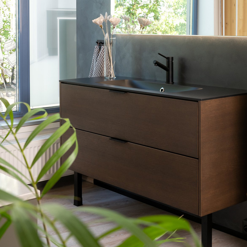 Esan Levykaluste Savo Koitere 120 musta.jpg