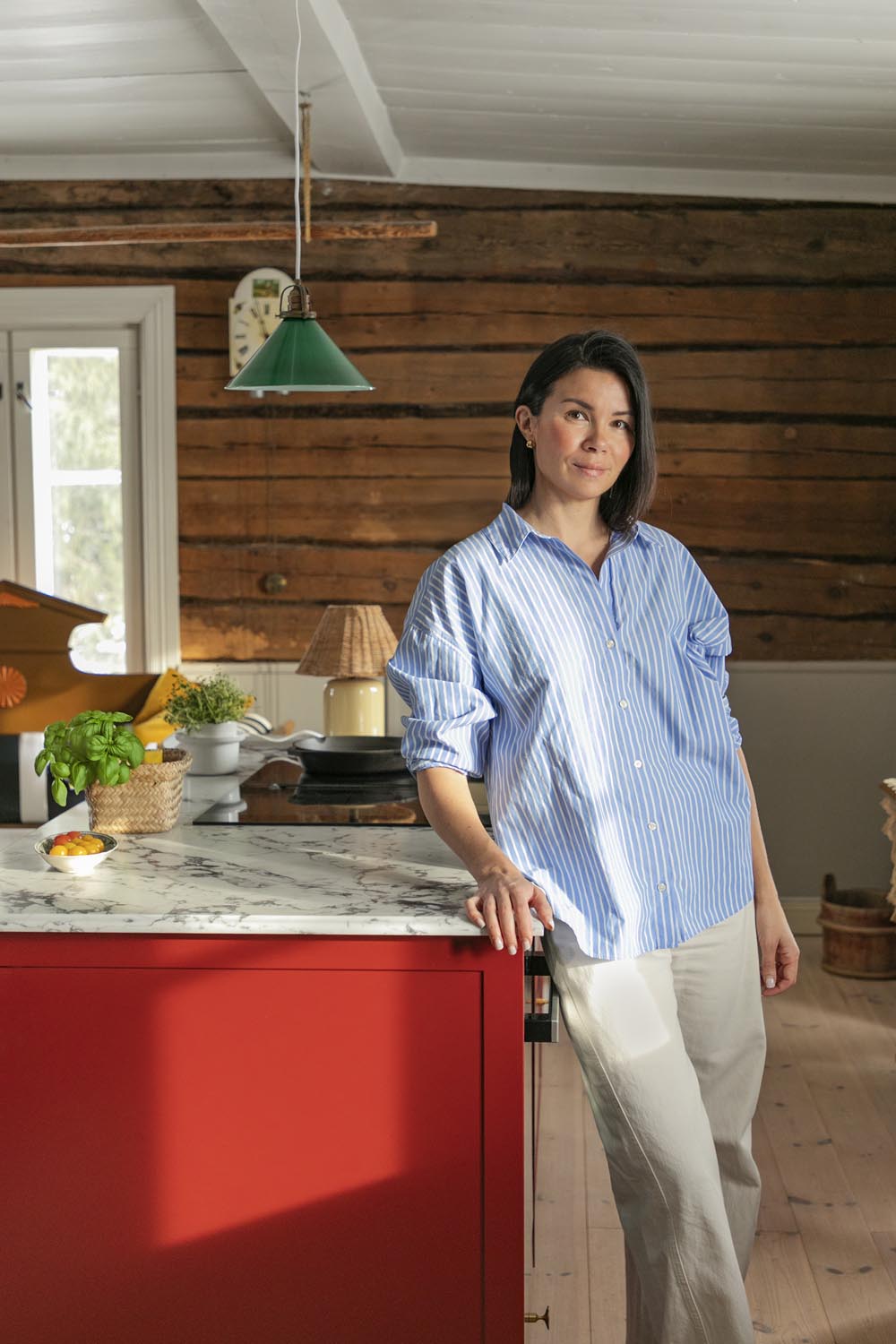 Kantti Darling T1555 Floid harjattu kulta Tulikivi Calcatta Viola-6.jpg