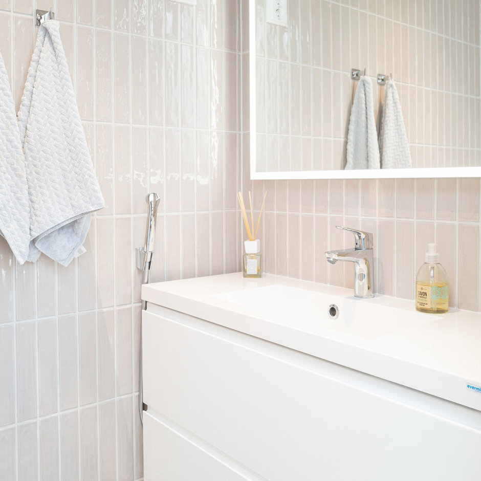 Esan Levykaluste kylpyhuone wc Otsoson Clever 1000.jpg