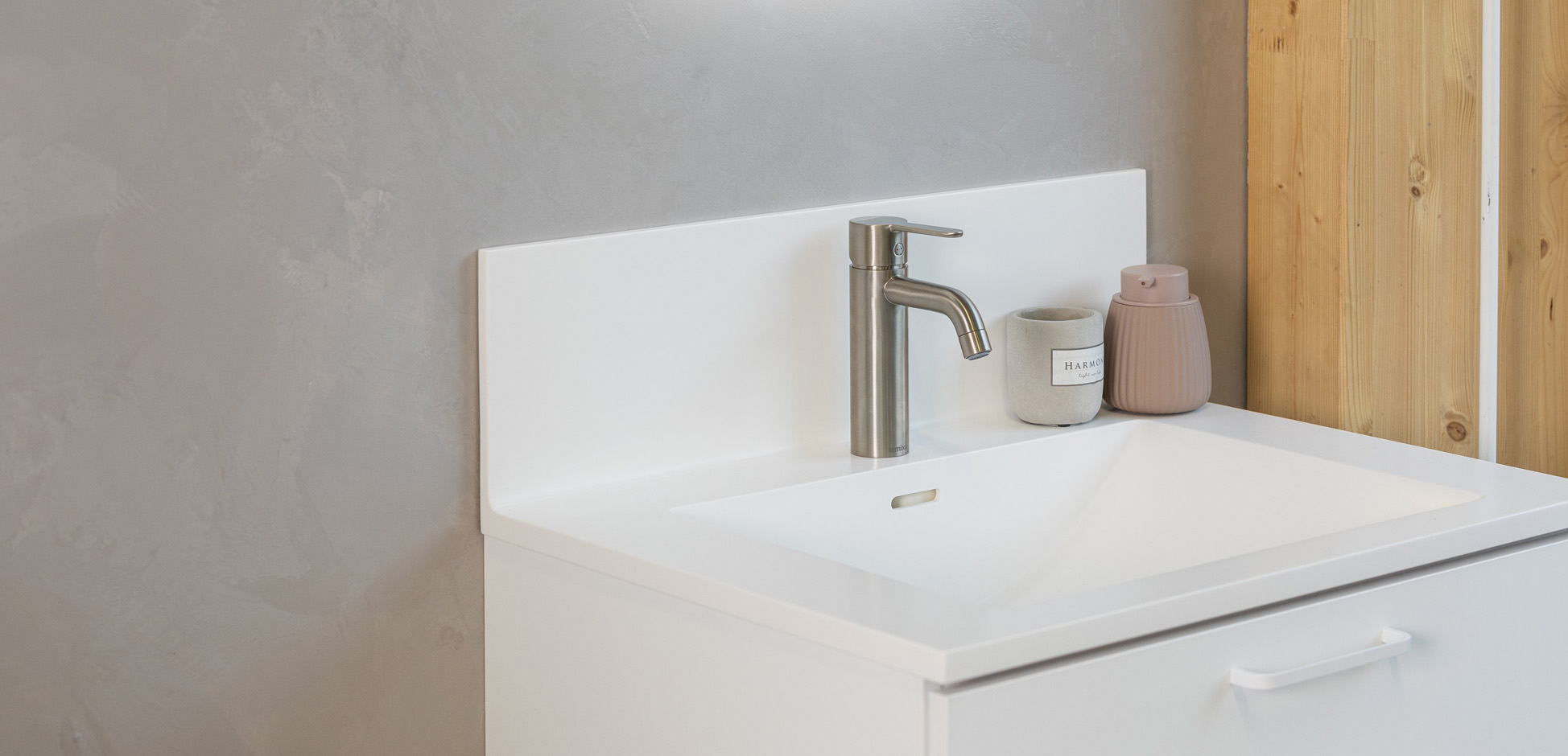 Esan Levykaluste Hi-Macs Fontana FW-50 Alpine white.jpg