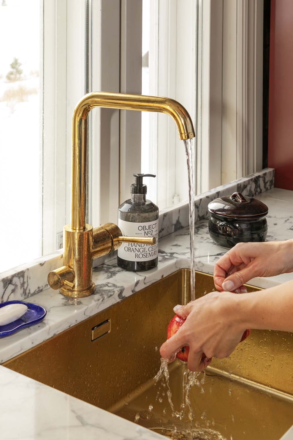 Kantti Darling T1555 Floid harjattu kulta Tulikivi Calcatta Viola-4.jpg