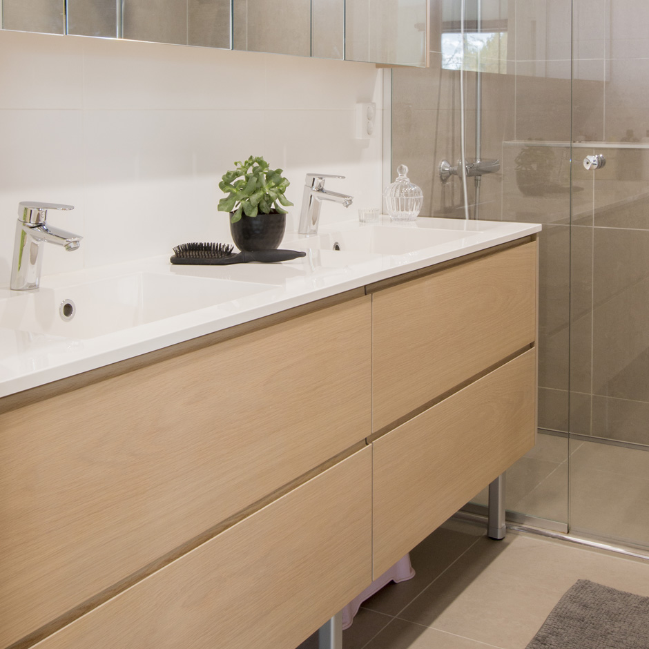 Esan Levykalustei kylpyhuone wc erikoismitta Meri 2 allasta.jpg